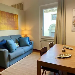  Appartamento Novella's Loft Near Santa Maria Novella Station Italia