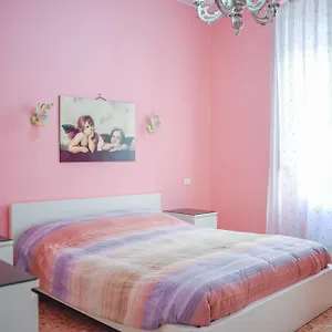 https://frattina-de-luxe.it-romehotels.com